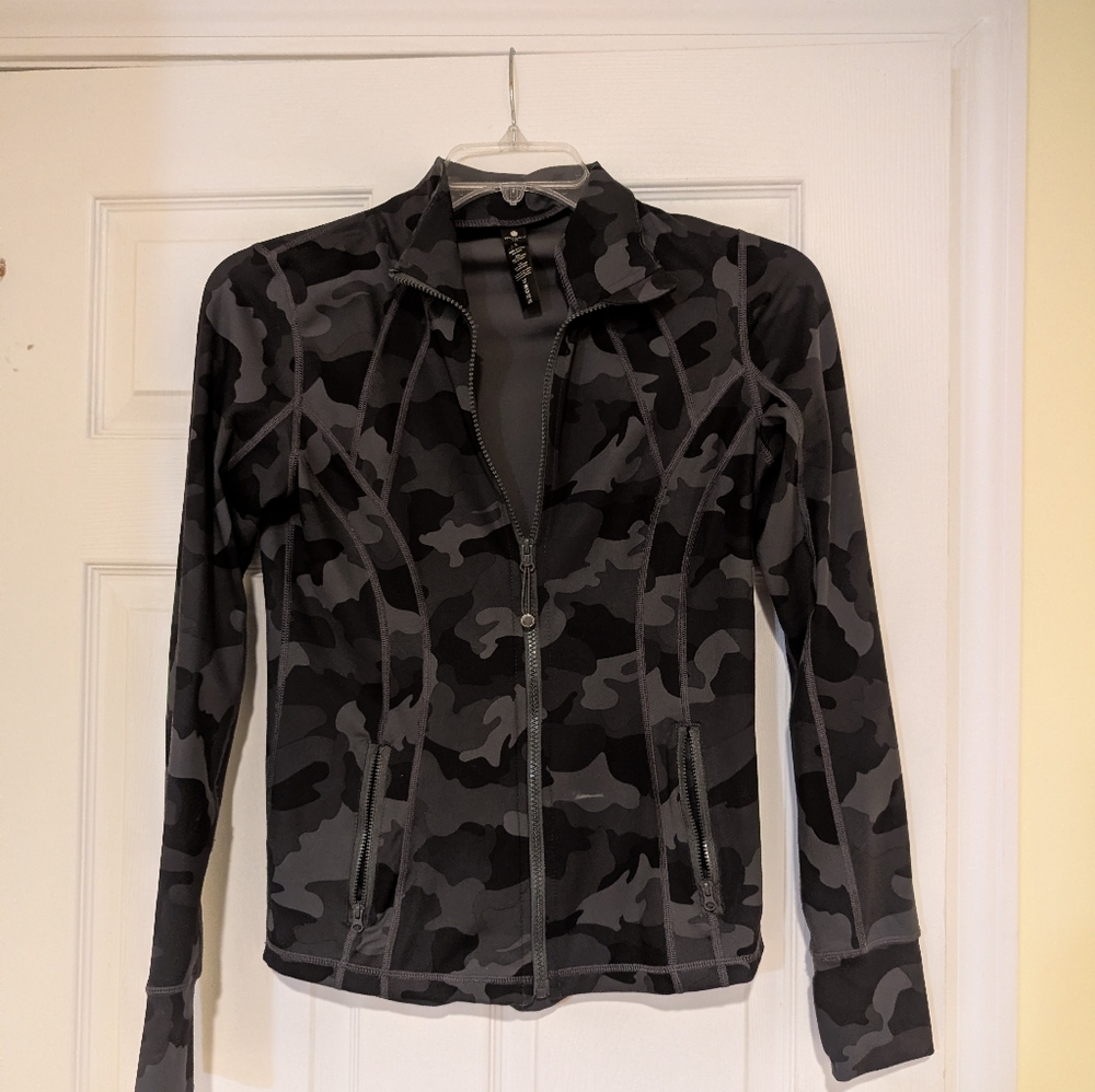 Yogalicious LUX Women's Camouflage Jacket - Size S